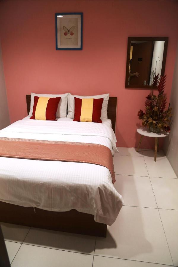 Wl Hotel Kampung Baharu Sungai Buluh ภายนอก รูปภาพ